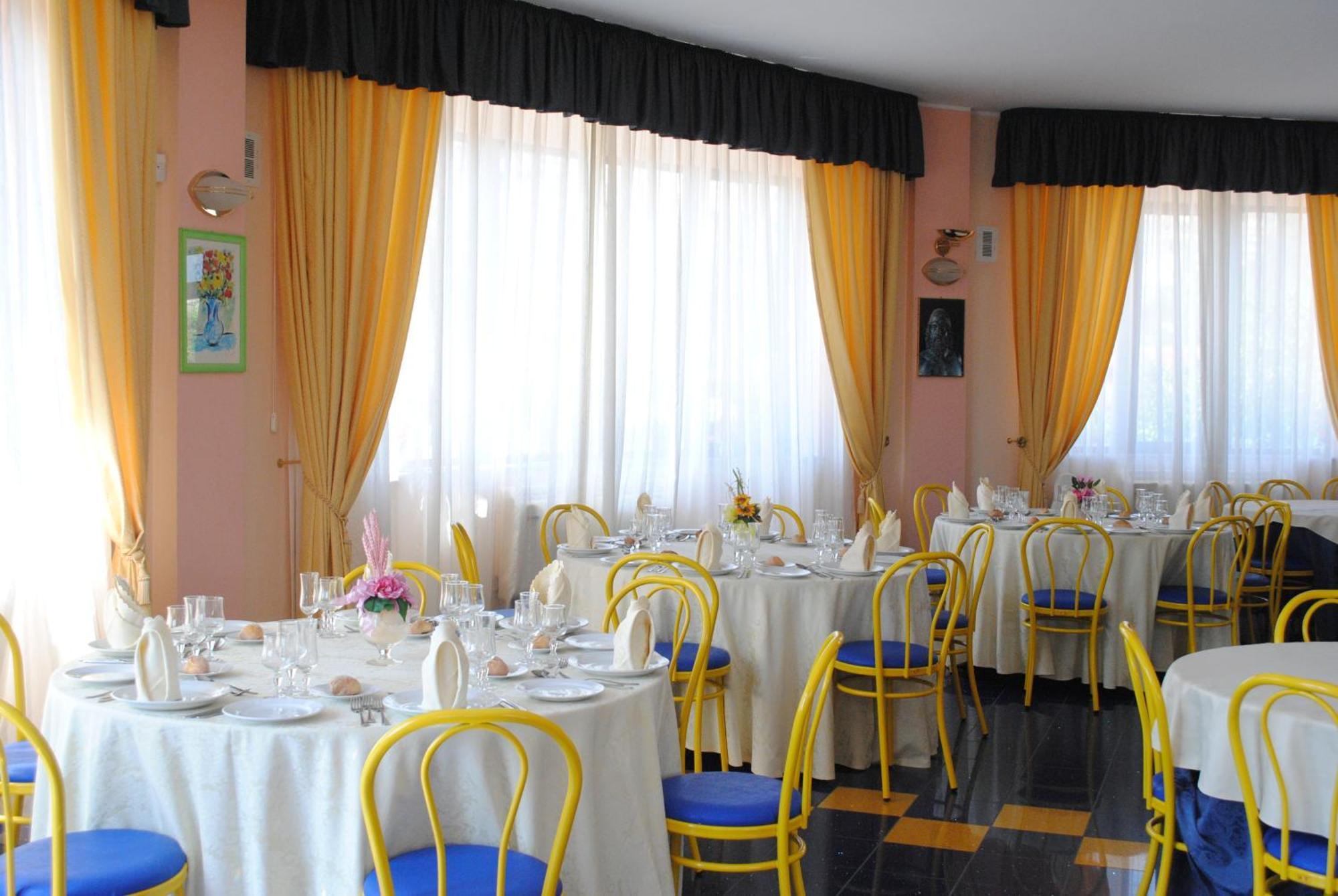 Club Esse Aquilia Beach Village Badolato Marina Bagian luar foto